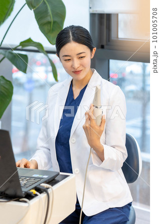 young woman doctor health hospital 101005708