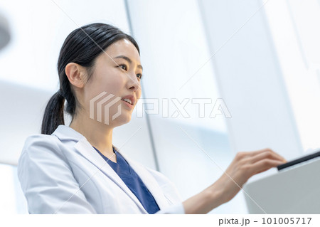 young woman doctor health hospital 101005717