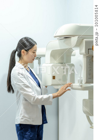 young woman doctor health hospital 101005814