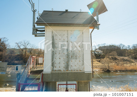 天竜川の排水樋管【上伊那郡辰野町】 101007151