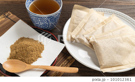 和風だし・出汁パックと中身と出し汁　イメージ 101012361