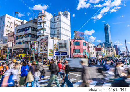 日本の東京都市景観 個人判断から1週間…新大久保はコロナ禍前の賑わい…=3月20日 日本の東京都市景観 個人判断から1週間…新大久保はコロナ禍前の賑わい…=3月20日 101014541