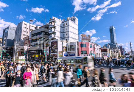 日本の東京都市景観 個人判断から1週間…新大久保はコロナ禍前の賑わい…=3月20日 日本の東京都市景観 個人判断から1週間…新大久保はコロナ禍前の賑わい…=3月20日 101014542