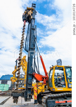マンション建設現場　穴掘り建柱機 101014726