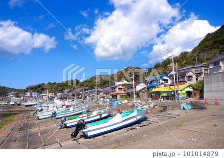 和田漁港と和田浦の町並み【千葉県南房総市】 和田漁港と和田浦の町並み【千葉県南房総市】 101014879