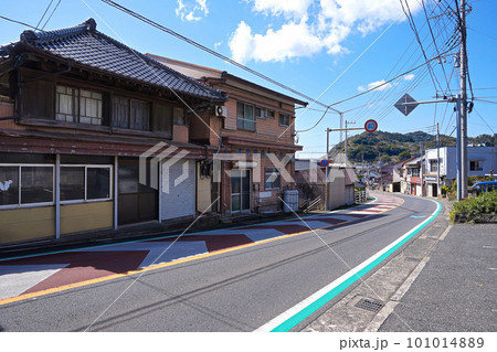 和田浦の町を走る外房黒潮ライン【千葉県南房総市】 101014889