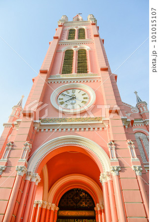 ベトナムホーチミンにあるタンディン教会のとても美しい風景 101015107