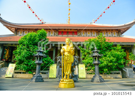 ベトナムホーチミンにあるヴィンギエム寺(永厳寺)のとても美しい風景 ベトナムホーチミンにあるヴィンギエム寺(永厳寺)のとても美しい風景 101015543