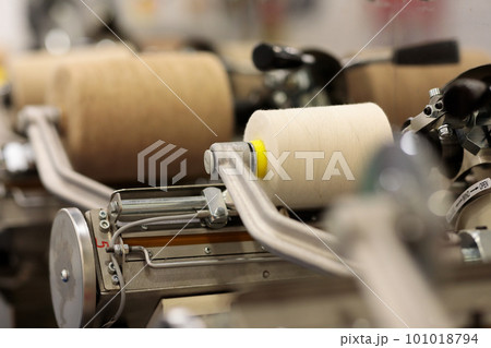 king spool sewing thread winding machine close up 101018794