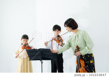 バイオリン教室　子供 101019647