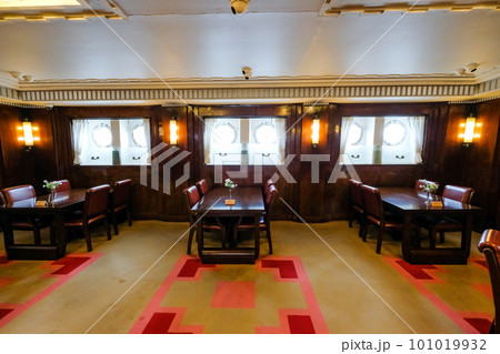 貨客船氷川丸の船内 101019932