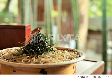 東京都調布市の深大寺にて撮影。そば 101020022