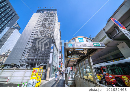 日本の東京都市景観 六本木ヒルズなどに近い六本木駅などを望む 日本の東京都市景観 六本木ヒルズなどに近い六本木駅などを望む 101022468