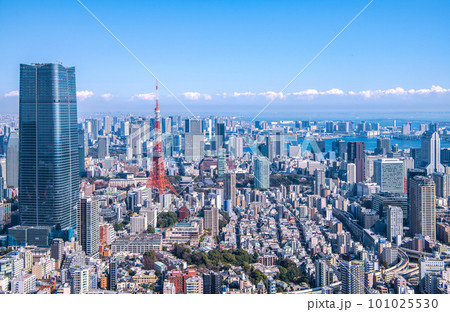 日本の東京都市景観 変わる東京の都市風景…東京タワーと並ぶ新たなシンボルの威容 日本の東京都市景観 変わる東京の都市風景…東京タワーと並ぶ新たなシンボルの威容 101025530