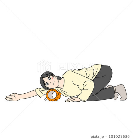 フォームローラーで右腕をほぐす女性 101025686