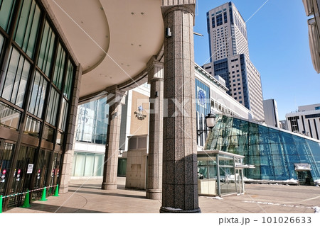 大丸札幌店入口から見た札幌駅南口の風景 大丸札幌店入口から見た札幌駅南口の風景 101026633