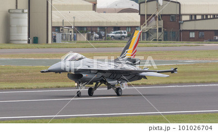 ベルギー空軍F-16ディスプレイチーム着陸 ベルギー空軍F-16ディスプレイチーム着陸 101026704