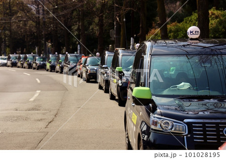 青山墓地下タクシー縦列駐車 101028195