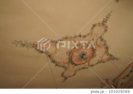 ラトビア ルンダーレ宮殿 シャンデリアの吊り具 101029269