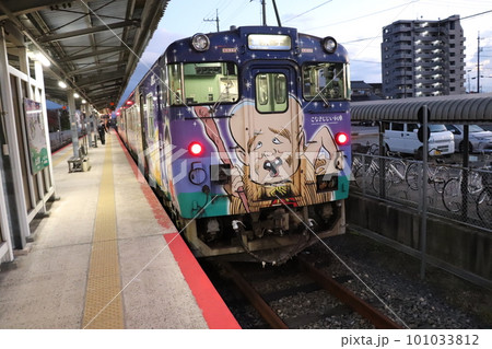 境線を走る鬼太郎列車　《鳥取県》 101033812