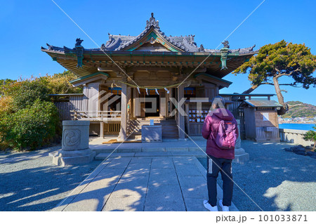 神奈川県三浦郡葉山町の森戸神社拝殿 101033871