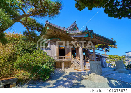 神奈川県三浦郡葉山町の森戸神社拝殿 101033872