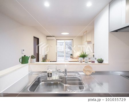 対面キッチンからリビング方向を見る 対面キッチンからリビング方向を見る 101035729