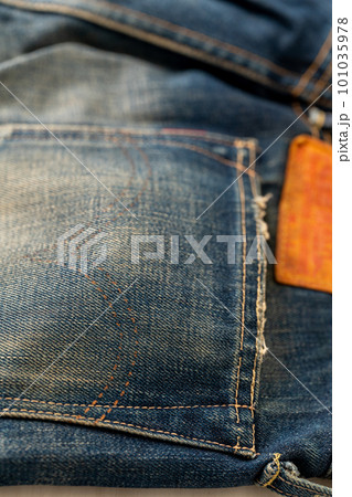 LEVI'S　S501XX　VINTAGE　1944年　復刻　ペインテドアーキュエットステッチ 101035978