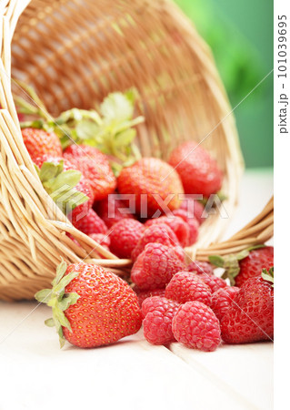 basket with berry on table basket with berry on table 101039695