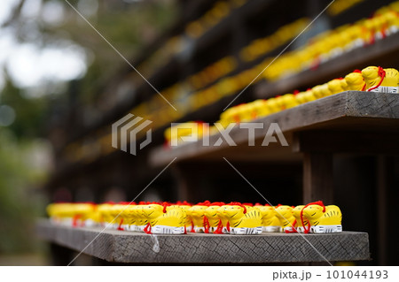 埼玉県の多聞院の身代わりトラの置物 埼玉県の多聞院の身代わりトラの置物 101044193