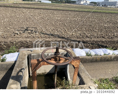 錆びた水門 錆びた水門 101044892
