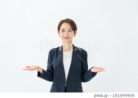 ビジネス　女性　信頼 101044930