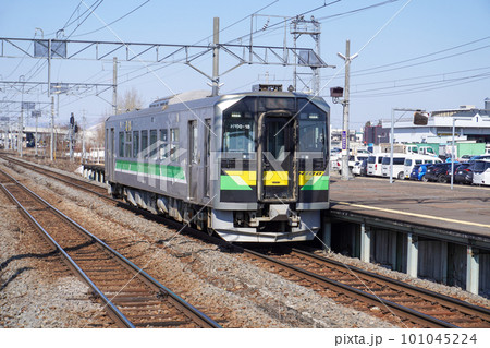 新旭川駅にて電気式気動車H100形 新旭川駅にて電気式気動車H100形 101045224