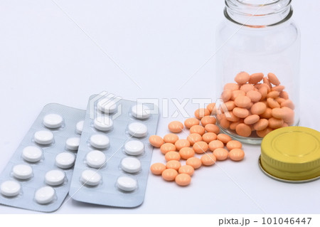 お薬、錠剤のイメージ お薬、錠剤のイメージ 101046447