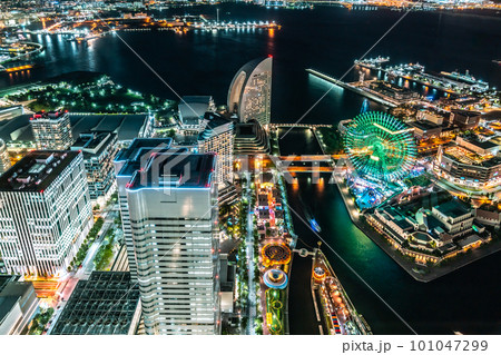 【神奈川県】夜の横浜ベイエリア　みなとみらい21 101047299