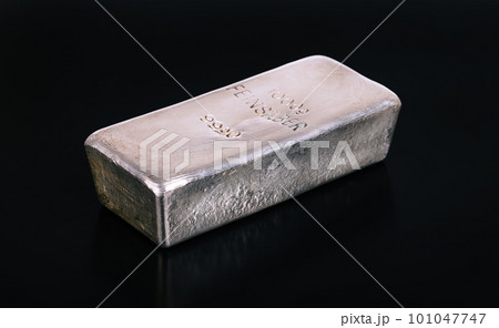 One kilogram cast silver bar, 32.15 troy ounces. Bullion bar of refined metallic silver. Traditional way of investing in precious metals. Real money and store of value for more than 4000 years. Photo. One kilogram cast silver bar, 32.15 troy ounces. Bullion bar of refined metallic silver. Traditional way of investing in precious metals. Real money and store of value for more than 4000 years. Photo. 101047747