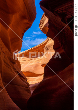Upper Antelope Canyon, Lake Powell, Arizona, USA 101047777