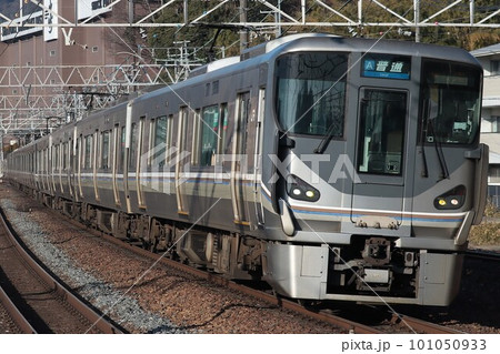 JR京都線を走行する225系U2編成 101050933