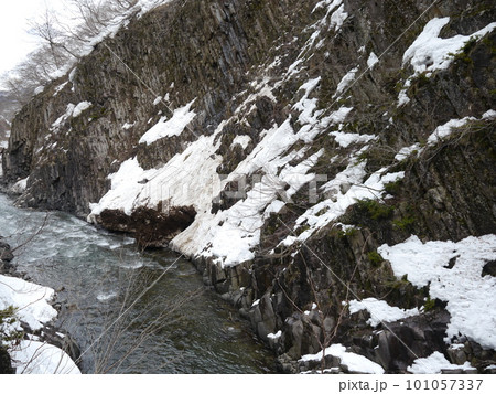 雪の積もった日本三大峡谷 清津峡 雪の積もった日本三大峡谷 清津峡 101057337