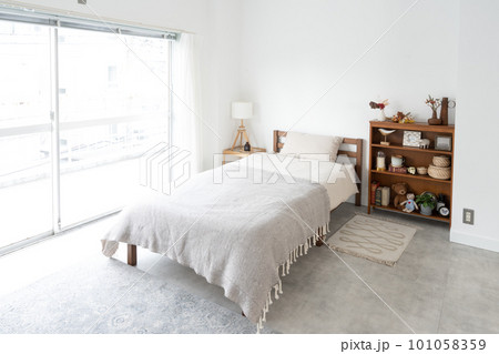 明るい寝室 101058359