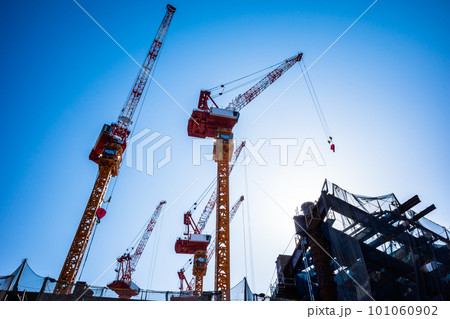 東京再開発 高輪ゲートウェイ駅周辺の工事とクレーン 2023.03　g-2 高彩度コントラスト 101060902