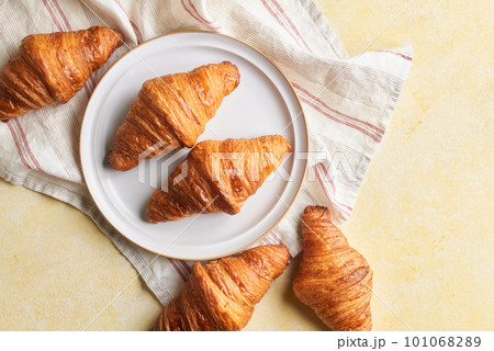 クロワッサン 101068289