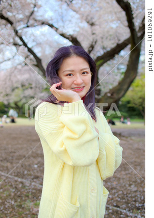 桜 女性 桜 女性 101069291