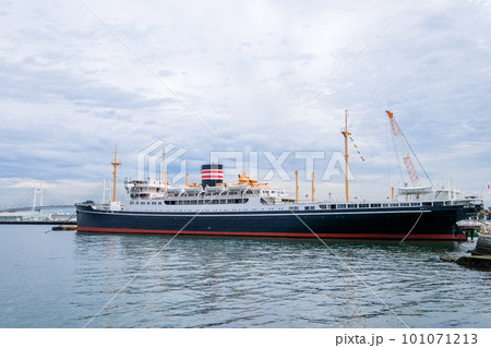 神奈川県横浜市に停泊している氷川丸 神奈川県横浜市に停泊している氷川丸 101071213