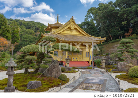 不動山　青隆寺の金色堂 101072821