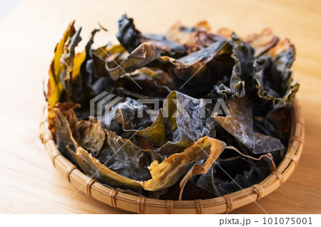 北海道産の羅臼昆布 101075001