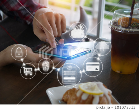 Touch the mobile phone screen with your finger to conduct financial transactions, payments and purchases through banking applications, and provide fingerprint and password protection. Cloud system 101075313