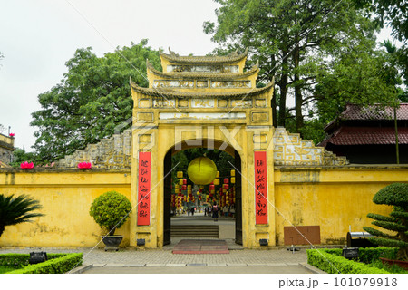 ベトナムの首都ハノイにあるタンロン城跡の美しい風景 ベトナムの首都ハノイにあるタンロン城跡の美しい風景 101079918