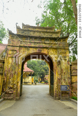 ベトナムの首都ハノイにあるタンロン城跡の美しい風景 ベトナムの首都ハノイにあるタンロン城跡の美しい風景 101079940