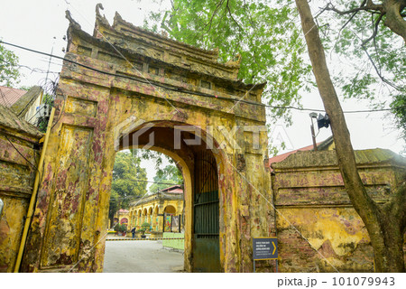 ベトナムの首都ハノイにあるタンロン城跡の美しい風景 ベトナムの首都ハノイにあるタンロン城跡の美しい風景 101079943